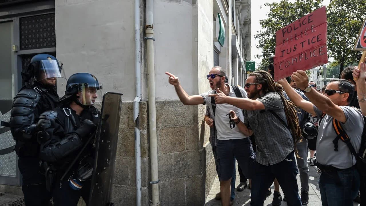 Policiers et citoyens, une relation sous tension