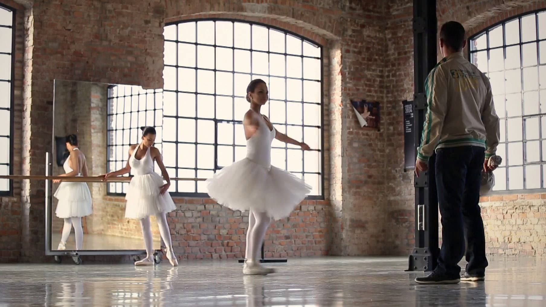 Ballerine le Jour, Escorte la Nuit