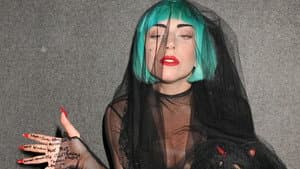 Lady Gaga: On the Edge — foto 1