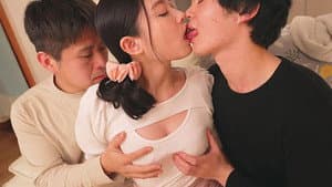 SEXのハードルが異常に低い彼女 彼氏がいても挿入OKで誰のチ●ポでもイッちゃう早漏イクイク性交。五十嵐なつ — foto 3