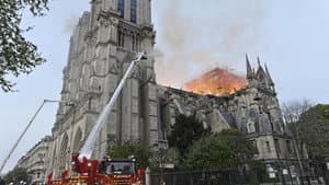 La bataille de Notre-Dame — foto 1