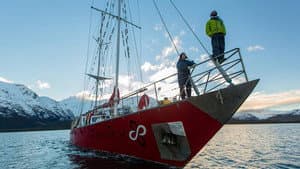 Sea Gypsies: The Far Side of the World — foto 1