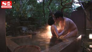 台本一切無し！！ハメ撮り！すっぴん！何でもアリ！美才女‘三宮つばき’のスケベ本性剥き出しSEX！！ ガチで二人きりの温泉旅行でヤリまくった生々しすぎる超レアなエロス200％動画 — foto 8
