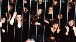 Un complicato intrigo di donne, vicoli e delitti — foto 1