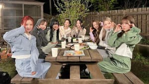 NiziU 촌캉스 — foto 1