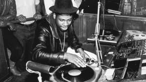 2 Turntables and a Microphone — foto 3