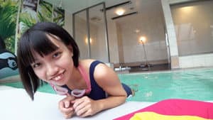 夏休み日焼けあとが残る雪乃ちゃんとごっくんプール教室 — foto 8