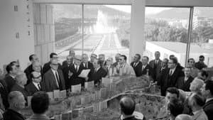 Le mani sulla città — foto 5