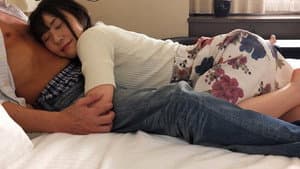 【レ ン タ ル お じ さ ん】 で 出逢 し た 濃厚 中年 オ ヤ ジ と 切 れ く 甘酸 っぱ い 純愛 SEX つ ぼ み — foto 1