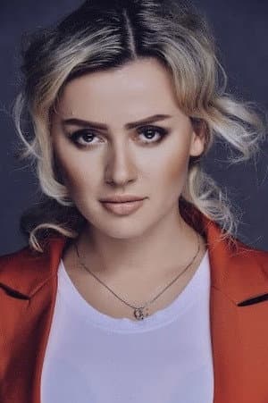 Сара Окс