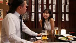 可愛いくてエロい後輩OLをホテルへお持ち帰りしたら… 度を越えた≪絶倫女≫で返り討ちにあった。 — foto 1