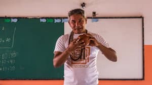 Antes do livro didático, o cocar — foto 1
