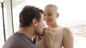 Everybody Loves Riley Nixon — foto 3