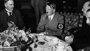 À la table des Nazis — foto 1