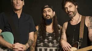 The Winery Dogs : Dog Years - Live in Santiago and Beyond 2013-2016 — foto 1