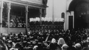 Tsar et tsarine entrant dans l'église de l'Assomption — foto 1