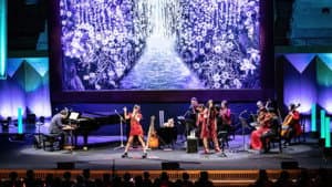 大森靖子 クリスマス プレミアムコンサート "真っ赤に染まったクリスマス" at 横浜みなとみらいホール — foto 1