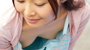 毎朝ゴミ出し場ですれ違う浮きブラ奥さん 夏目彩春 — foto 1