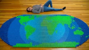Lily Topples The World — foto 3