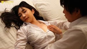 巨乳上司と童貞部下が出張先の相部屋で凄絶性交 小野夕子 — foto 1