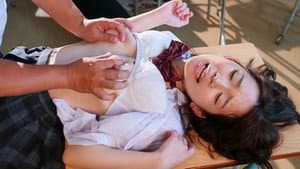 女子生徒鬼畜輪姦レ●プ～侵入者たちに標的にされた性処理優等生～ — foto 1