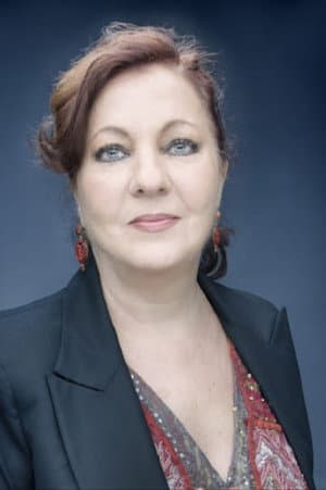 Carmen Linares