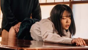 IPX-881 Suddenly fucked by a middle-aged father who took care of me from childhood ... Immoral sexual intercourse for about 15 minutes bathing that I can not tell my parents Ema Futaba — foto 3