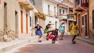 ImillaSkate: The Cholita Skaters of Bolivia — foto 1