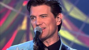 Chris Isaak: Live in Concert and Greatest Hits Live Concert — foto 4