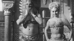 Carry On Spying — foto 12