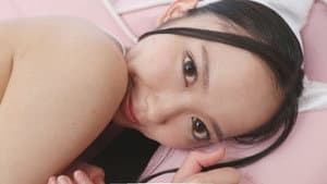 アナルへの興味が止まらない18才美少女が浪人中に決意の上京！人生初アナルで絶頂痙攣イキまくりAV出演ドキュメント — foto 1