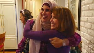 Bridging Divides: Sharing Heartbeats — foto 1