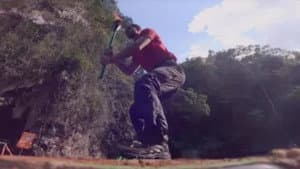 Surfeando en canoa
