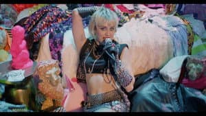 Amazon Music: Holiday Plays - Miley Cyrus — foto 1