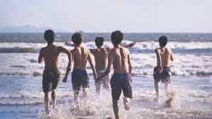 五个扑水的少年 — foto 6