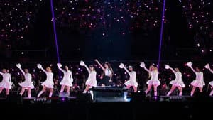 2024 IU HEREH WORLD TOUR CONCERT ENCORE：THE WINNING — foto 1