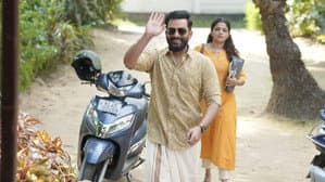 ഗുരുവായൂരമ്പല നടയിൽ — foto 1