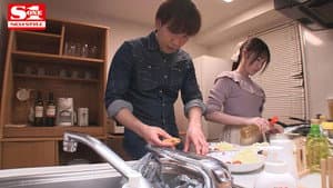 一緒に住んで、一緒に耐えて、性欲も恋心も我慢の限界…1ヶ月間の“禁欲＆同棲”生活の果て互いの体液絡み合う性交 — foto 4