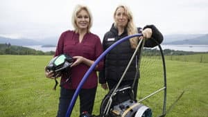 Joanna Lumley and the Human Swan — foto 2