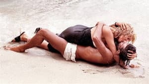Travolti da un insolito destino nell'azzurro mare d'agosto — foto 1