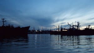 Nocturno: Fantasmas de Mar en Puerto — foto 1