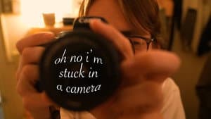 oh no i'm stuck in a camera — foto 1