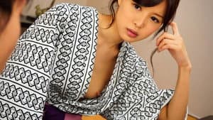 美乳がチラリ 葵つかさ — foto 1