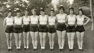 Bare Knees — foto 1