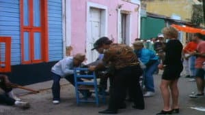 4 hombres y un ataud — foto 1