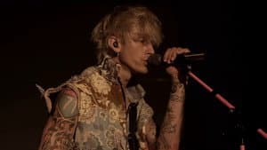 Machine Gun Kelly - Tickets to My Downfall (Live at The Roxy) — foto 2