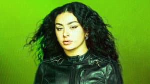 Charli xcx: Brat Girl — foto 1