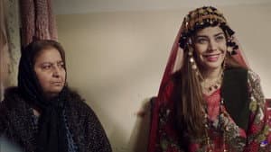 لە جلی سووردا — foto 2