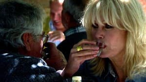 Joanna Lumley's Postcards — foto 1