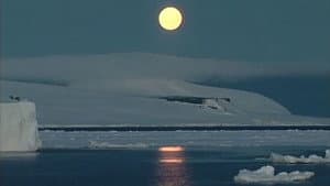 Antarctica: A Frozen History — foto 1